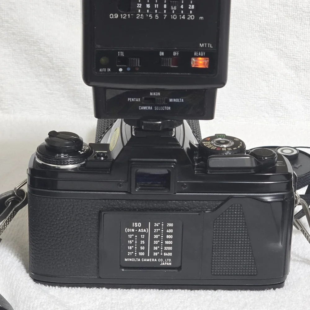 Minolta X-700 35mm SLR Film Camera Kalimar 80–200mm Lens Bundle